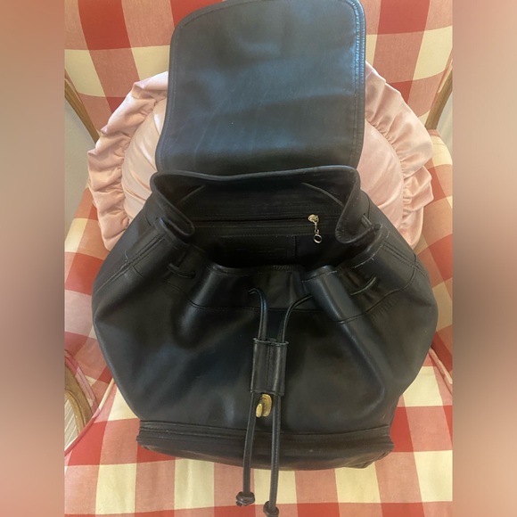 🎀 Super Rare Vintage Coach Retro Classsic Black Leather Backpack EUC   Spacious - Picture 3 of 9